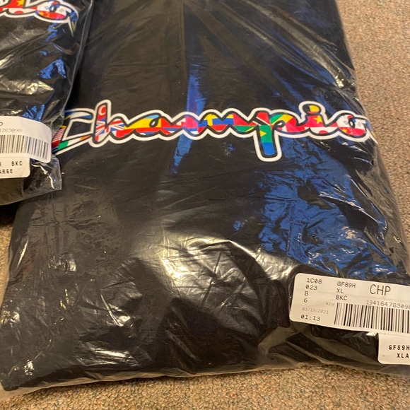 Champion Flags of The World Hoodie - Picture 6 of 7